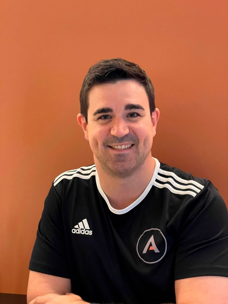 Jaime Valiente, experto en fisioterapia y osteopatía en AXIAL