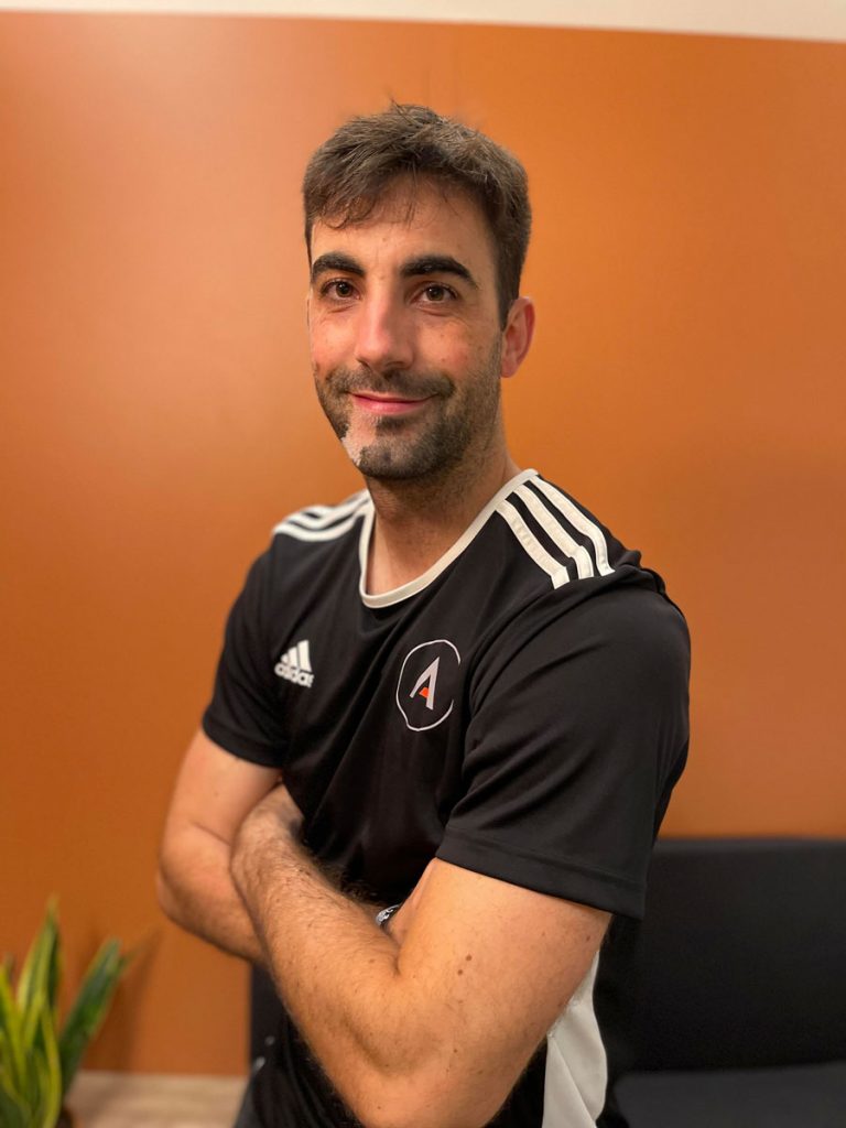 Juan Cáceres, experto ejercicio y readaptación en AXIAL